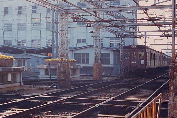 阪急電鉄 西宮北口駅の平面交差（ダイヤモンドクロス）